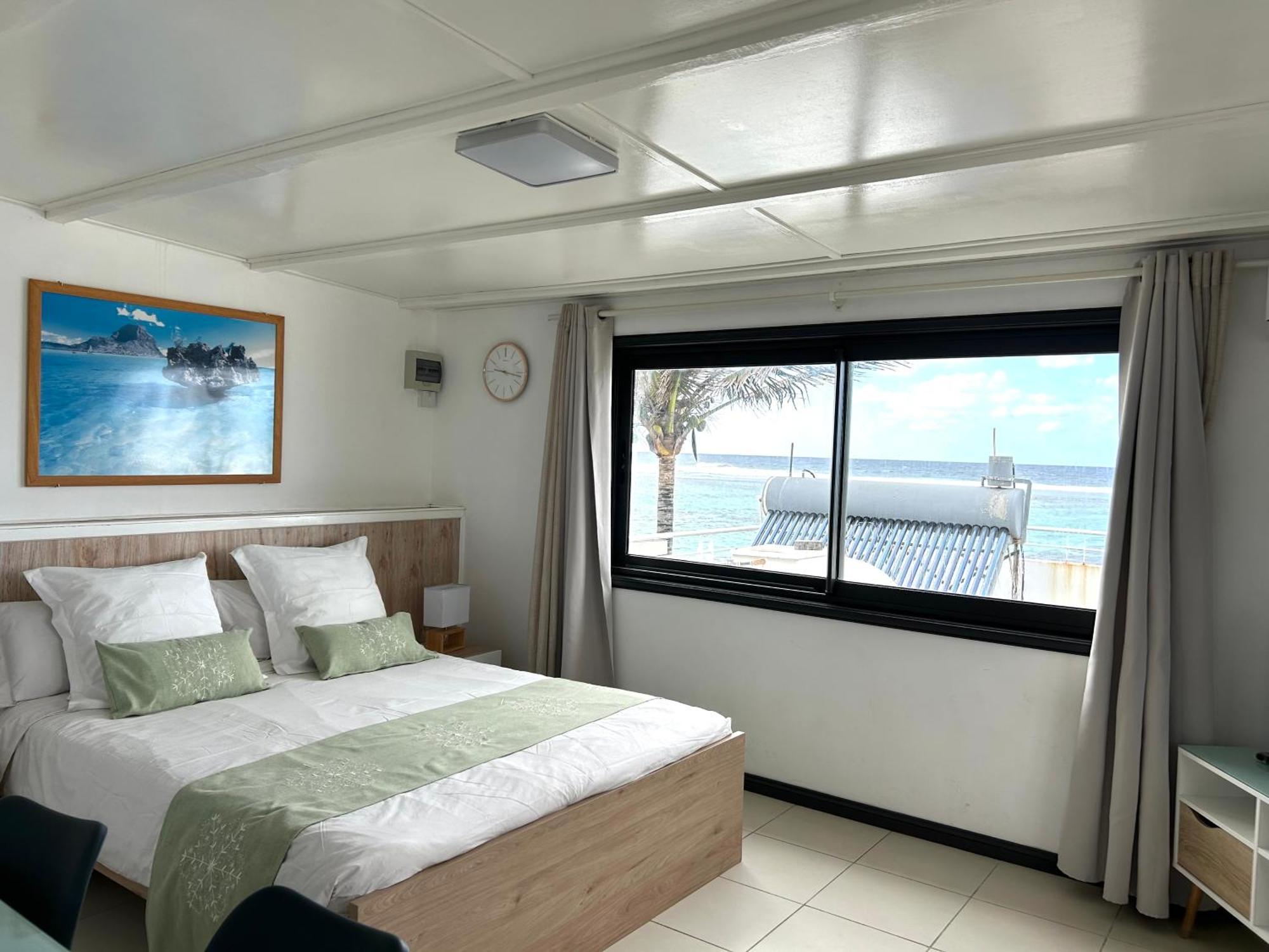 Blue Beryl Guest House Блу Бей Екстериор снимка